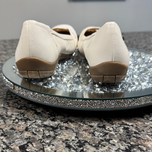 Life Stride Diverse Women's off White or cream Loafers flats NEW 8.5W - Picture 15 of 16